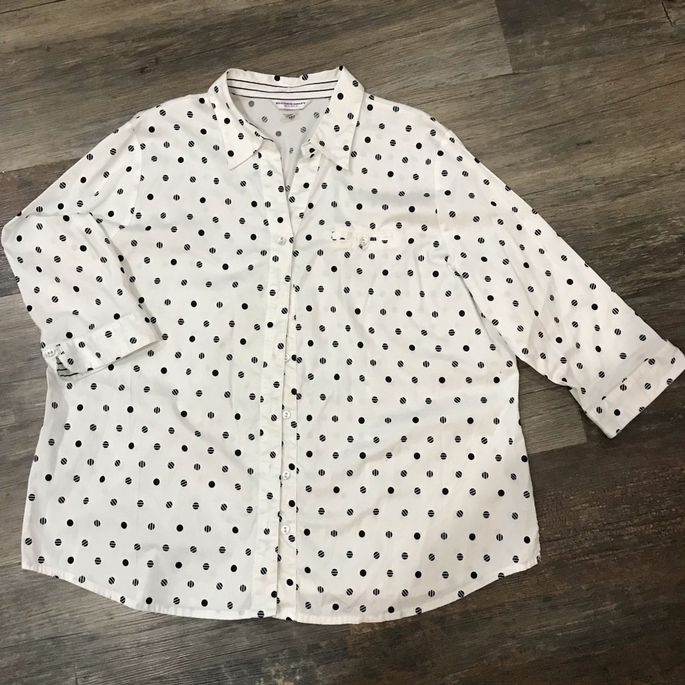 ALLISON DALEY White with tiny black circles,  women’s Plus Sz 24